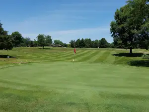 Carmi Country Club