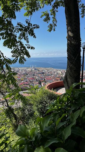 ممشى ومطل طرابزون Walkway and Trabzon view
