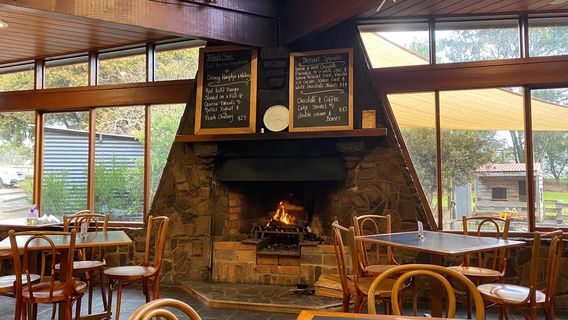 Крисмас Хилс Расберри Фарм Кафе