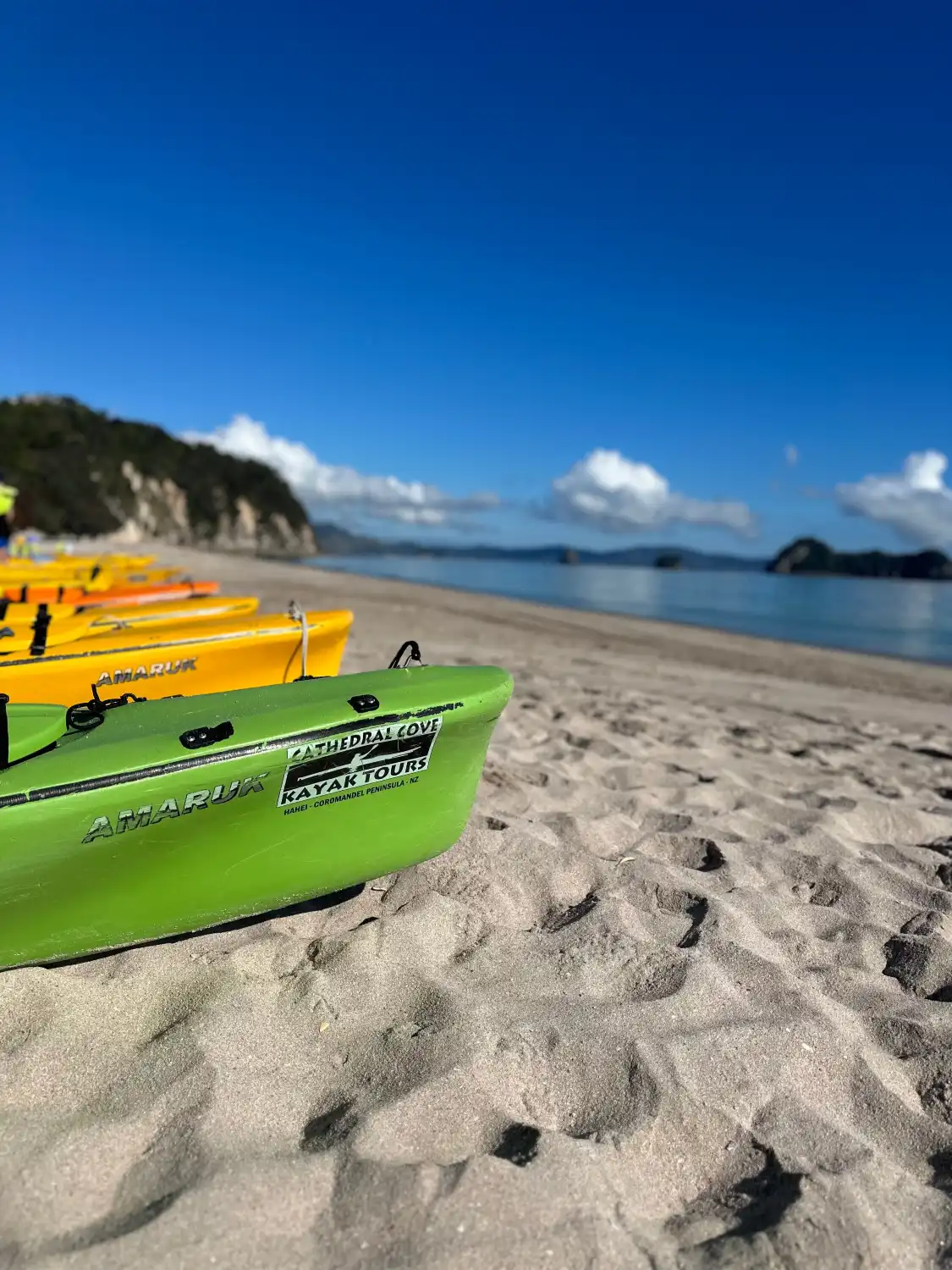 Hotels near Cathedral Cove Kayak Tours