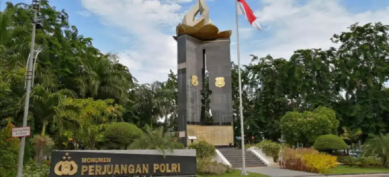 Hotels near Tunjungan Plaza