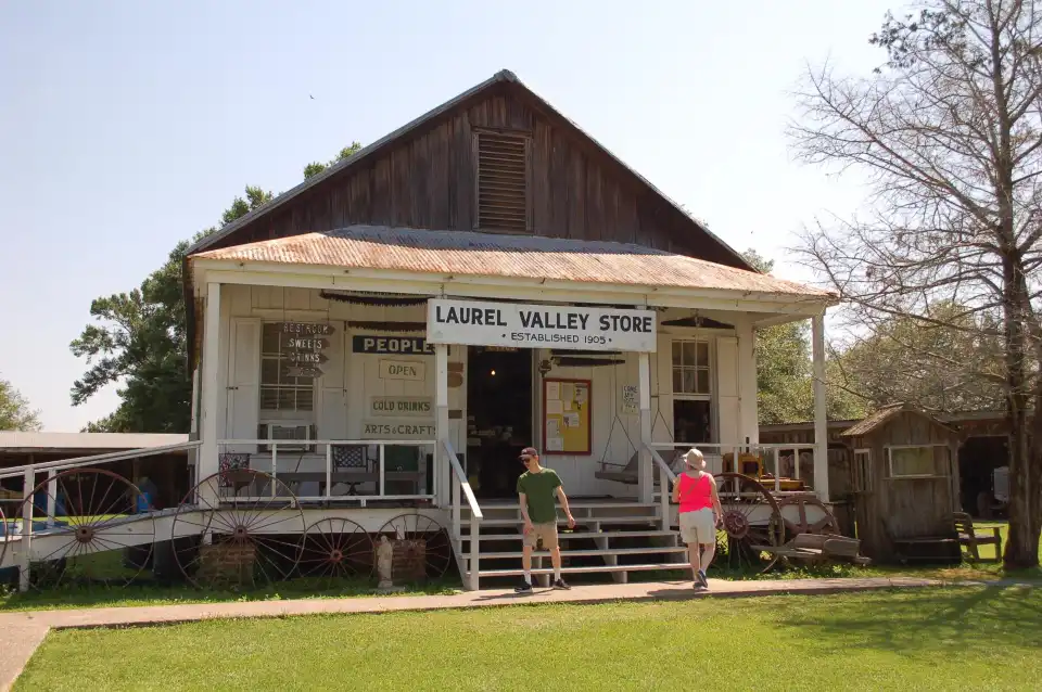 2_Laurel Valley Village Store