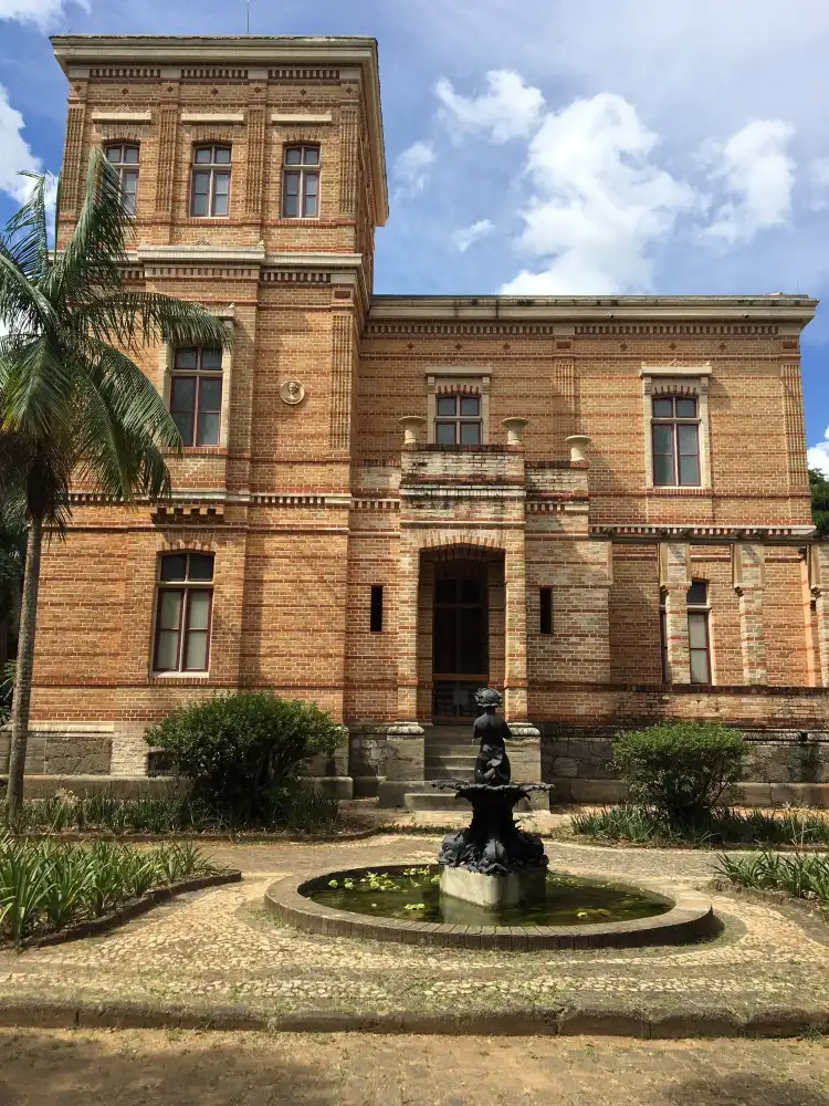Các khách sạn gần Mariano Procopio Foundation Museum