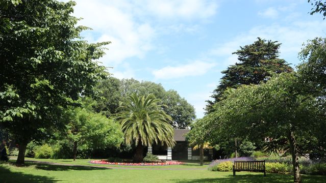 Blenheim Gardens