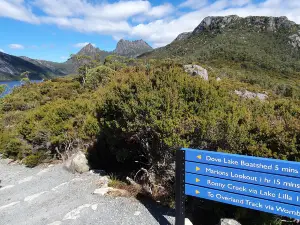 Dove Lake Boatshed