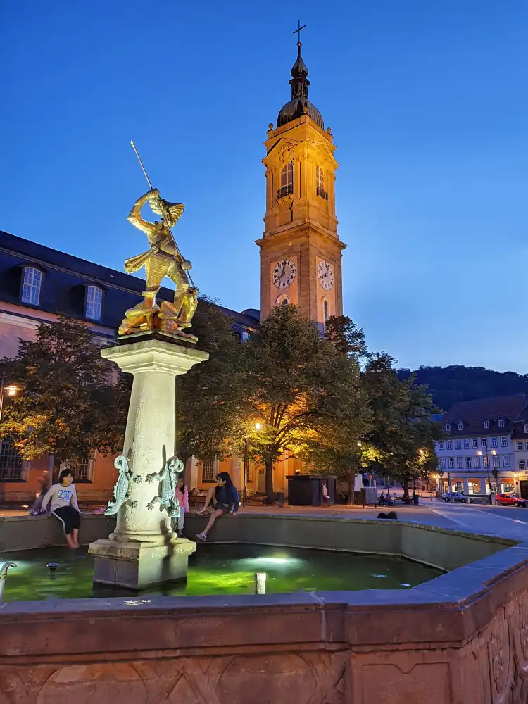 Hotels near St George's Fountain