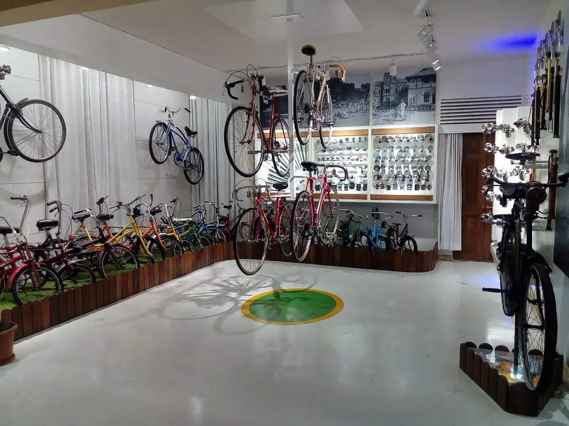 Hotels near Vikram Pendse Cycles