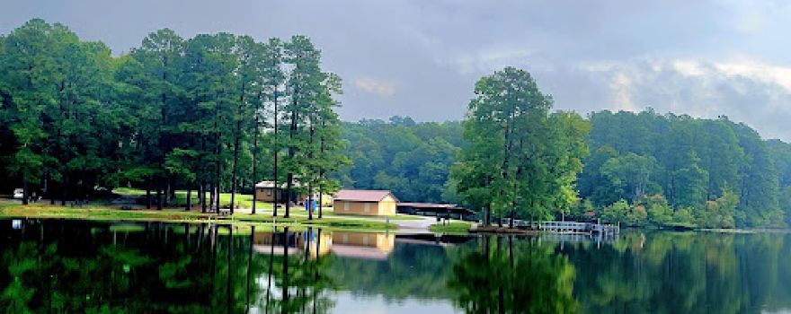 Natchez Trace State Park and Forest