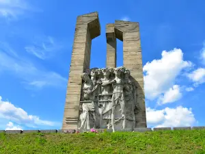 Мемориал жертвам фашистского концлагеря «Дулаг-100»