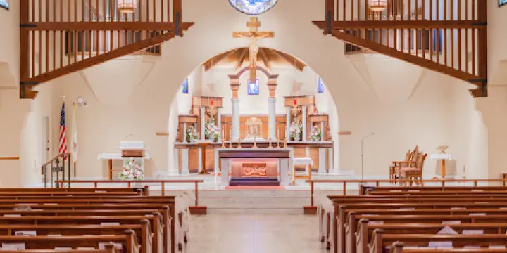 Holy Cross Catholic Church