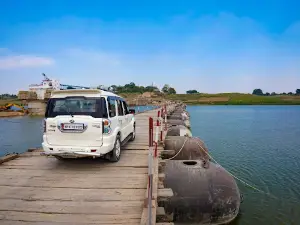 Chambal pinahat pontoon bridge