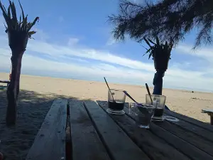 Pantai Meurah Seutia (MANOHARA)