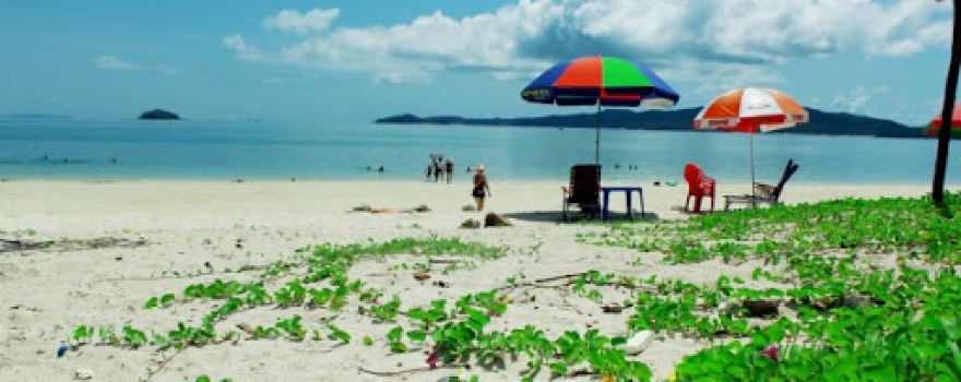 Bãi tắm Hồng Vàn