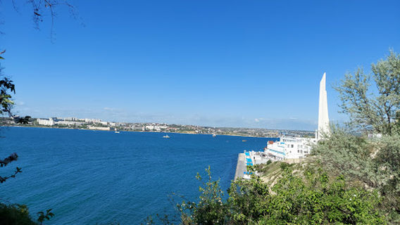 Pamyatnik Soldatu I Matrosu