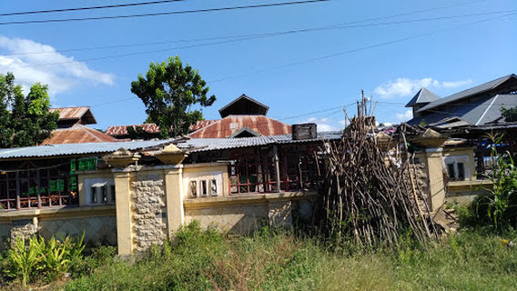 Tugu Maumere Of Flores