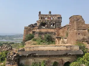 Tahrauli Fort