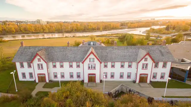 カルガリー砦周辺のホテル