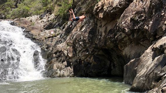 Cedar Creek Falls Rd