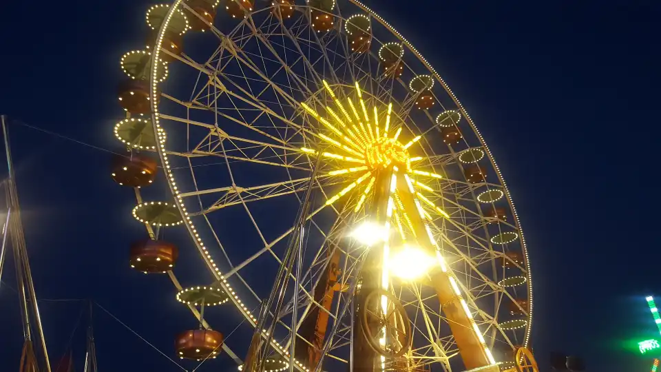 5_Azur Park