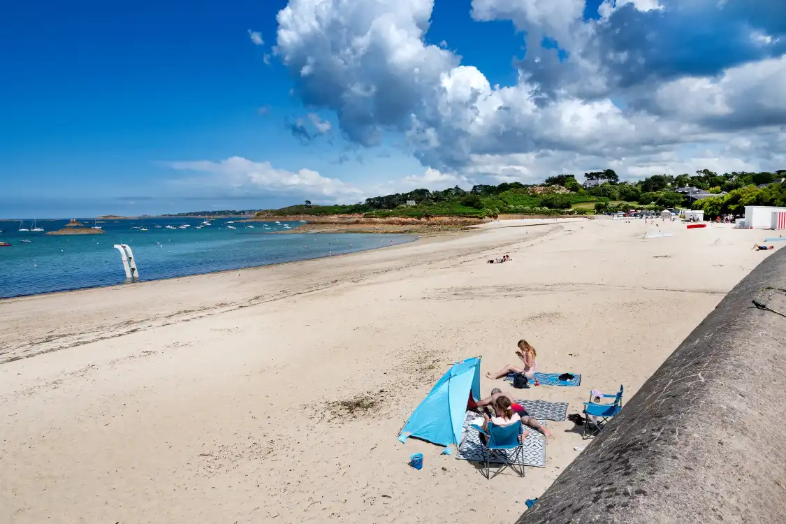 Hotels near Plage de Carantec