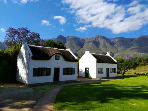 Hotels near Drostdy Museum