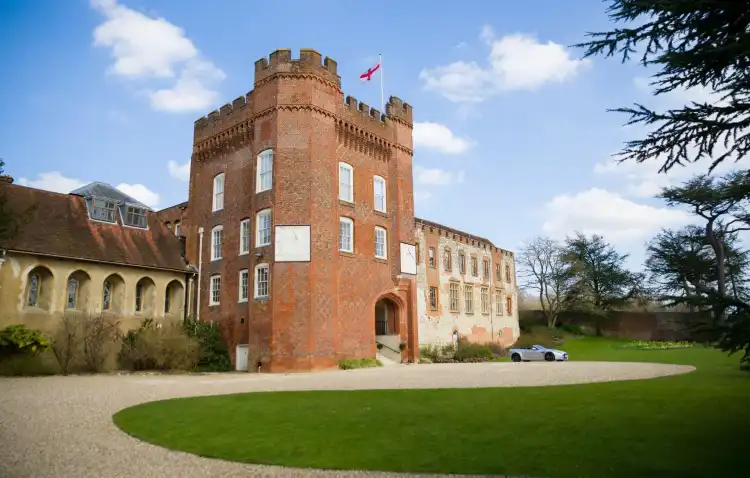 Hotels near Farnham Castle