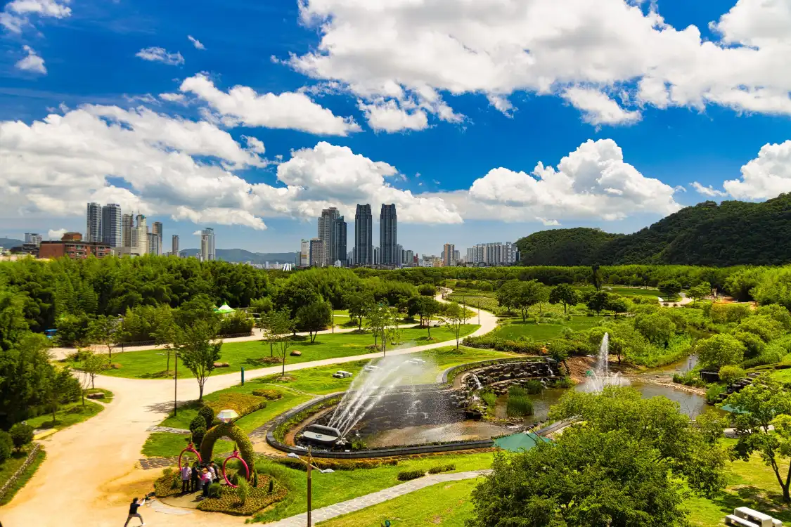 Hotels near Taehwagang National Garden