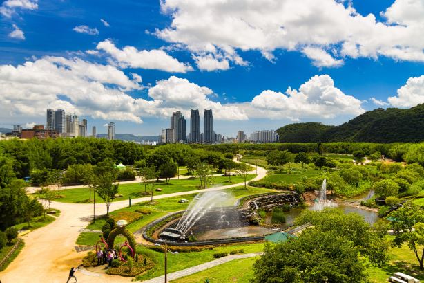 Taehwagang National Garden