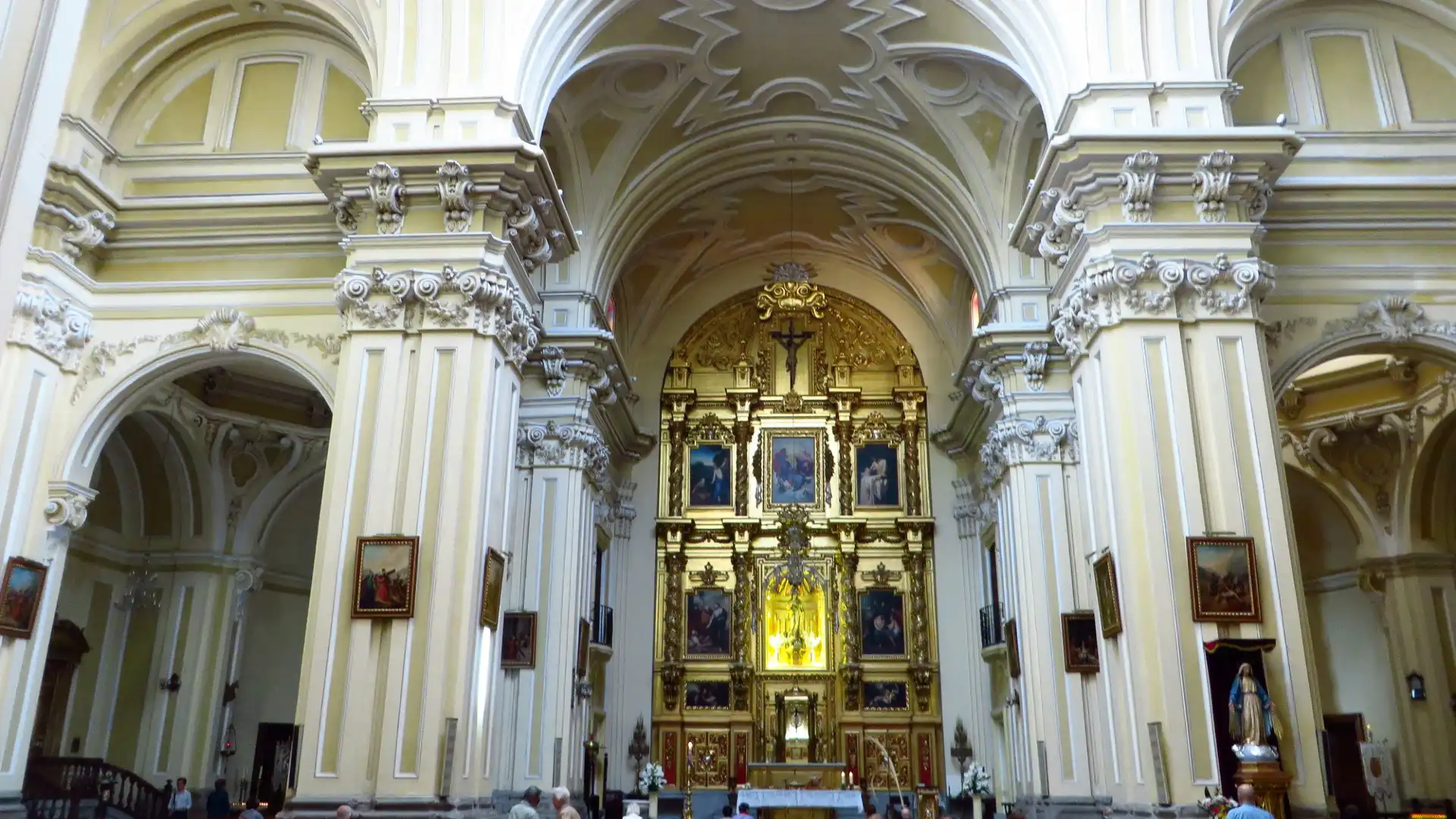 Hotel in zona Iglesia Parroquial de San Millan y San Cayetano.