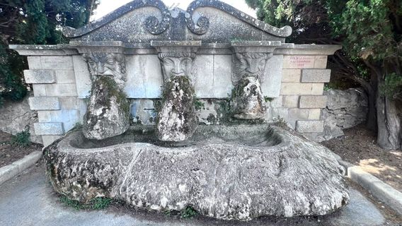 Fontaine aux Trois Masques