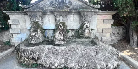 Fontaine aux Trois Masques