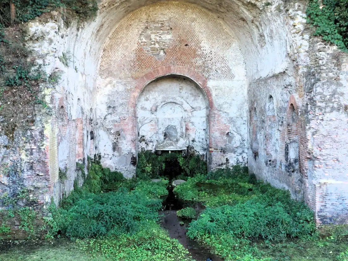 Hotel in zona Ninfeo di Egeria