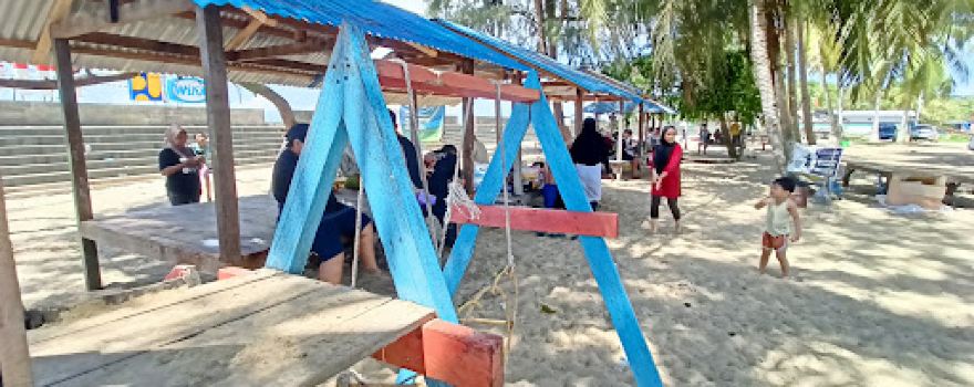 Objek Wisata Pantai Kayu Angin