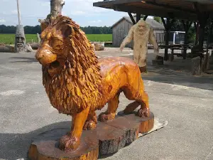 Animalistic Chainsaw Carving Studio and Gallery