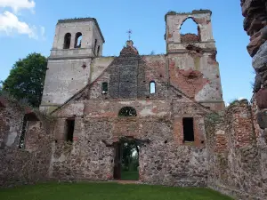Bartninkai church ruins