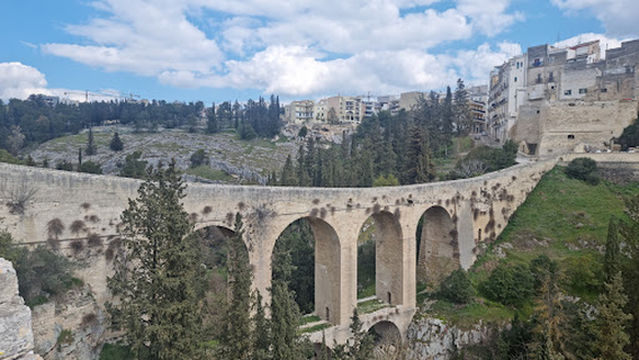 Ponte Acquedotto sul torrente Gravina