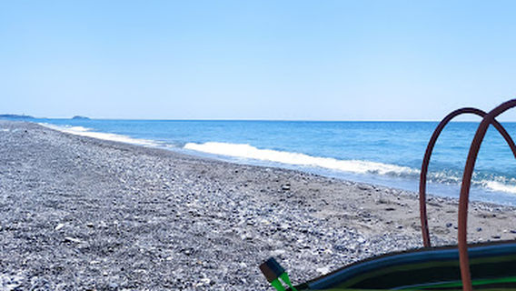 Spiaggia libera fiume Lao