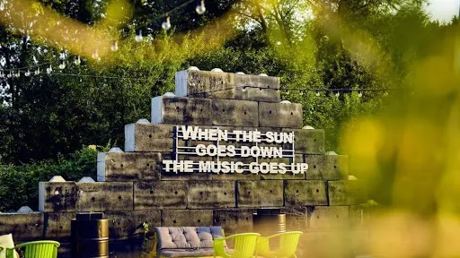 Caractere Summer Club