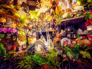 Crystal Cave Mineral Exhibit & Crystal Shop
