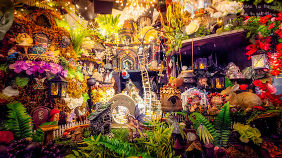 Crystal Cave Mineral Exhibit & Crystal Shop