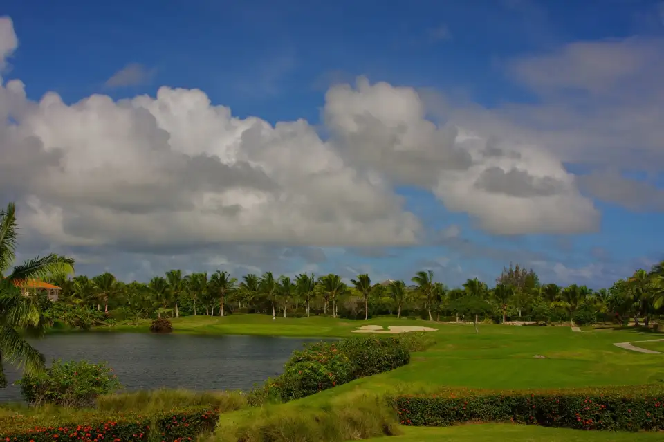 3_Cocotal Golf & Country Club