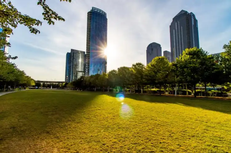 Hotels near Klyde Warren Park