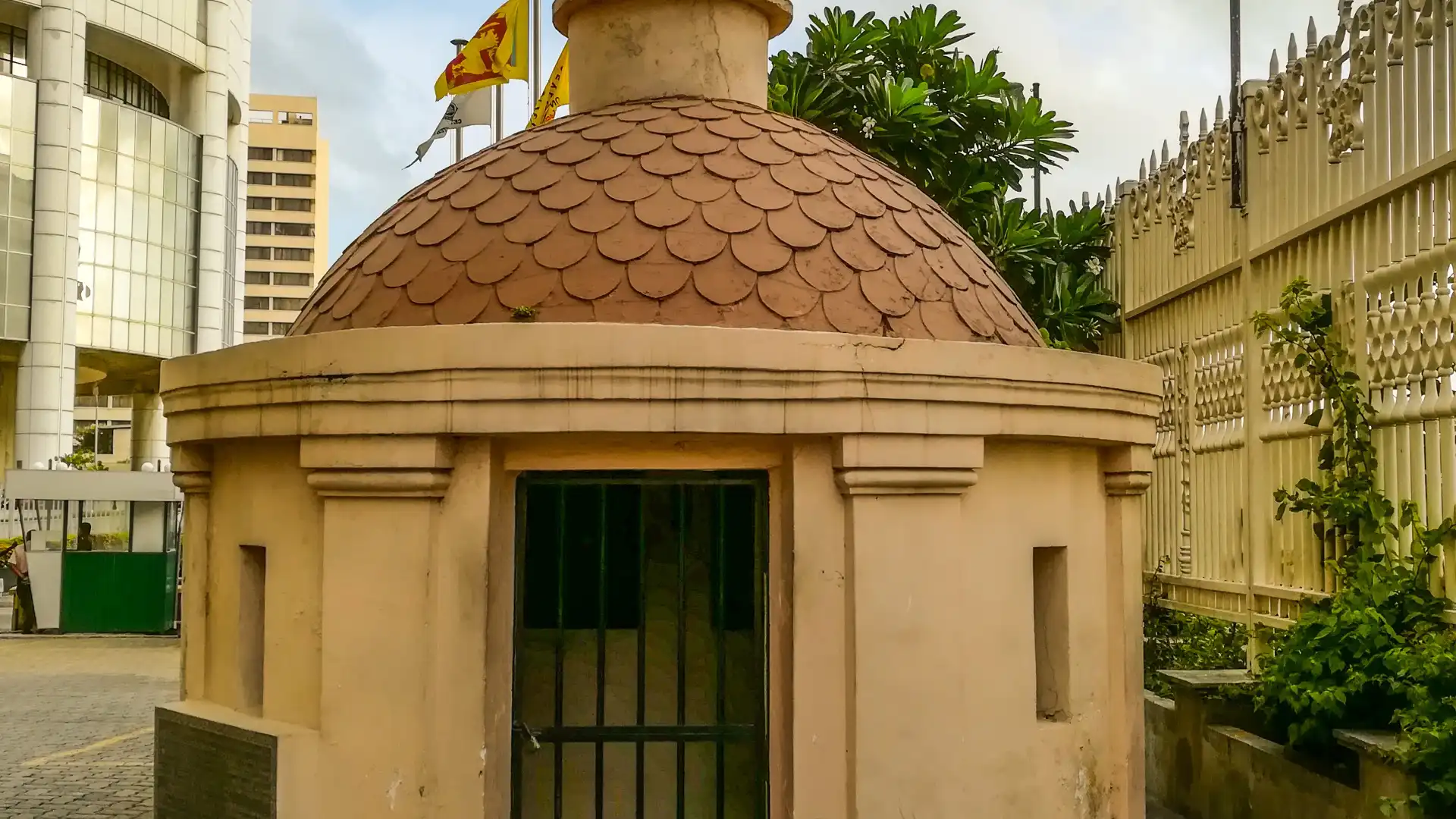 Hotels near King Sri Wickrama Rajasinghe's Prison Room