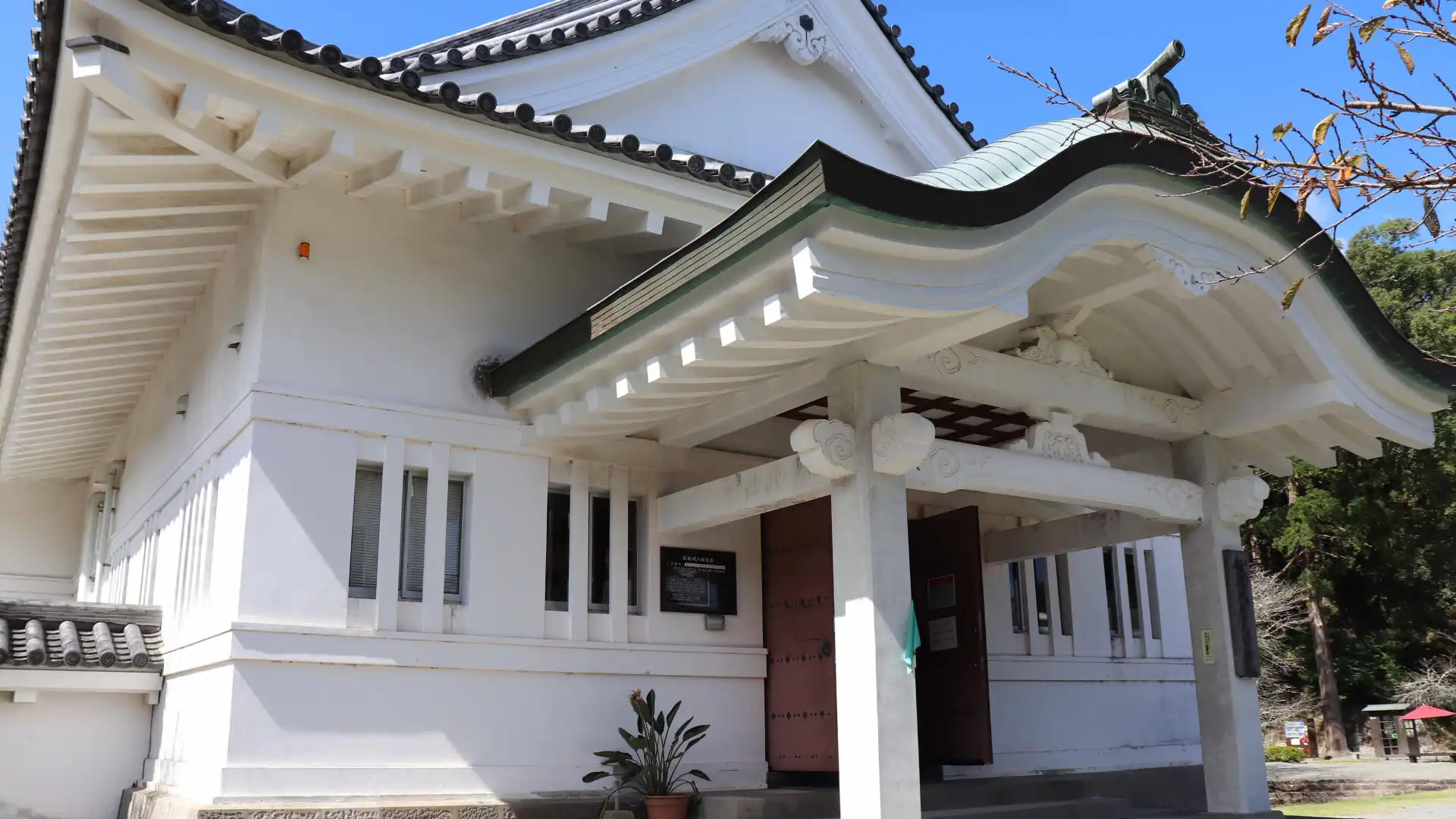 Hoteles cerca de Obi Castle History Museum
