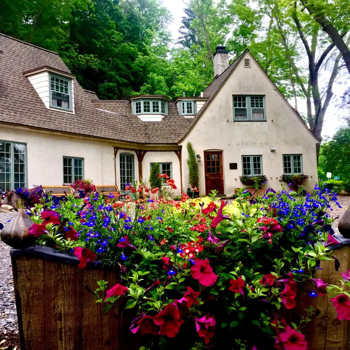 Hotels near Canandaigua Lake Wine Trail
