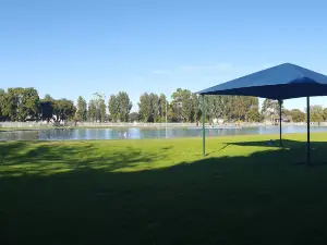 Millicent Swimming Lake