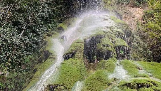 Kremiotis Waterfall