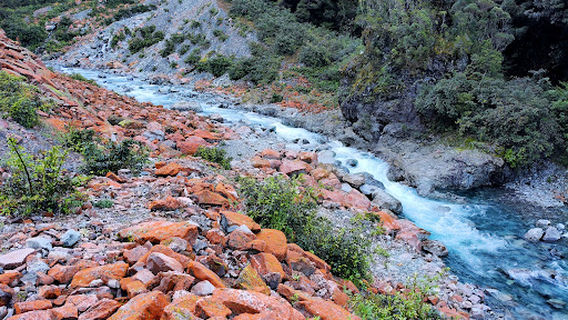 Otira Gorge Rock Shelter Lookout