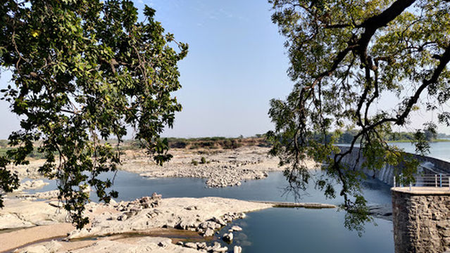 parichha dam garden