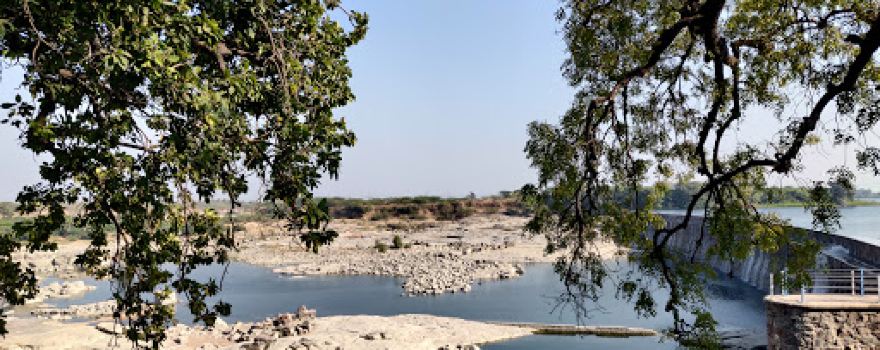 parichha dam garden